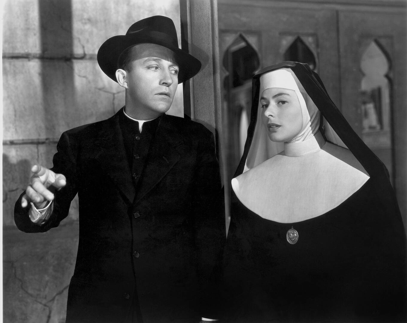 Ingrid Bergman and Bing Crosby in “The Bells of St. Mary’s” (1945) (ARCHIVIO GBB/Alamy Stock Photo)
